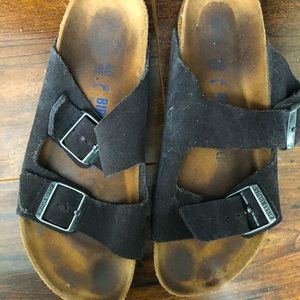 Black Birkenstock sandals Womens size 9. Men’s 7